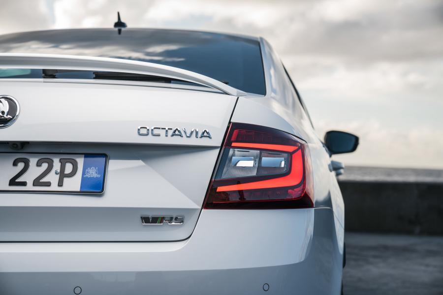 Детали экстерьера Skoda Octavia RS 245 (5E) 2017 года  (AU) (фото 2 из 40)